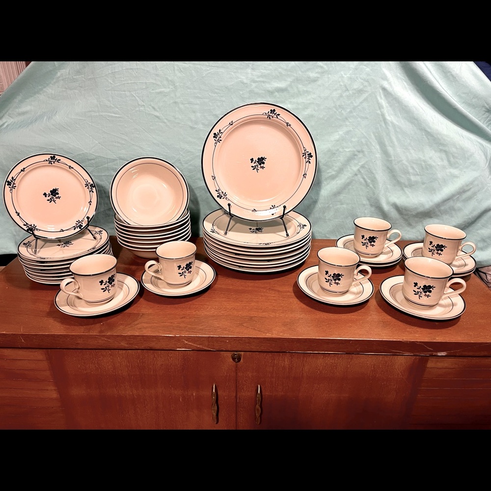 China dishes Largo by EPOCH